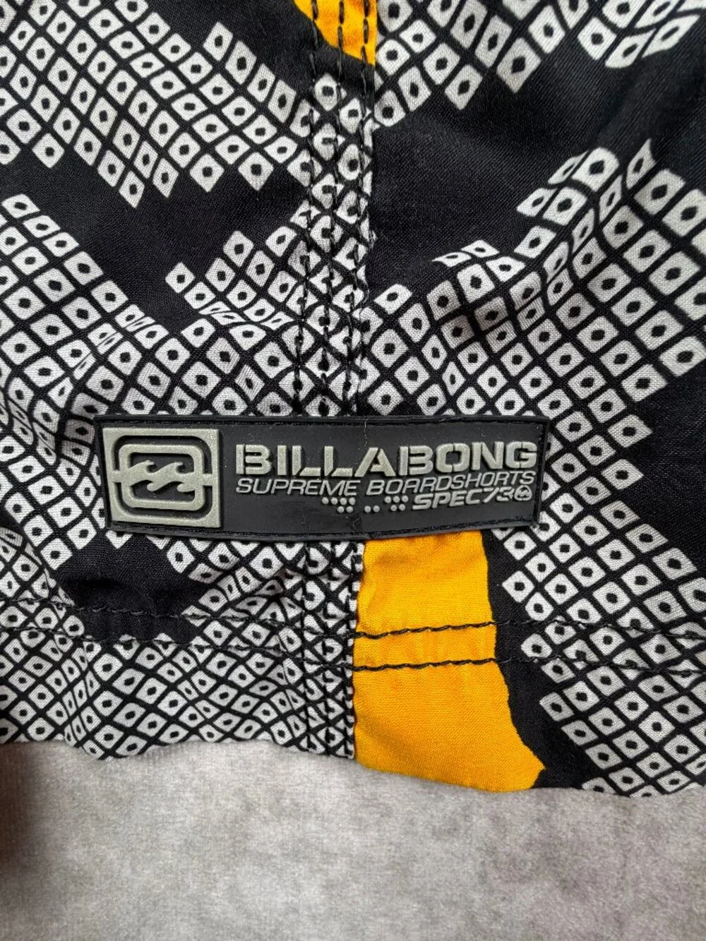 Billabong Mens Size 34 Board Shorts Black Hibiscus Floral Surf Swim Trunks
